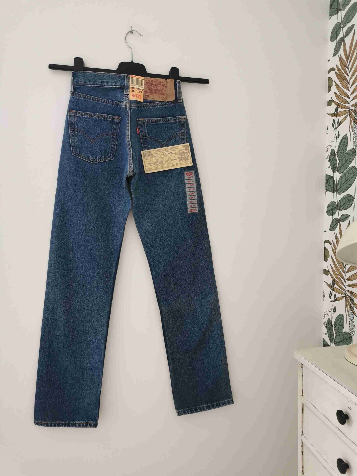 Jean Levi's 501 W25L30