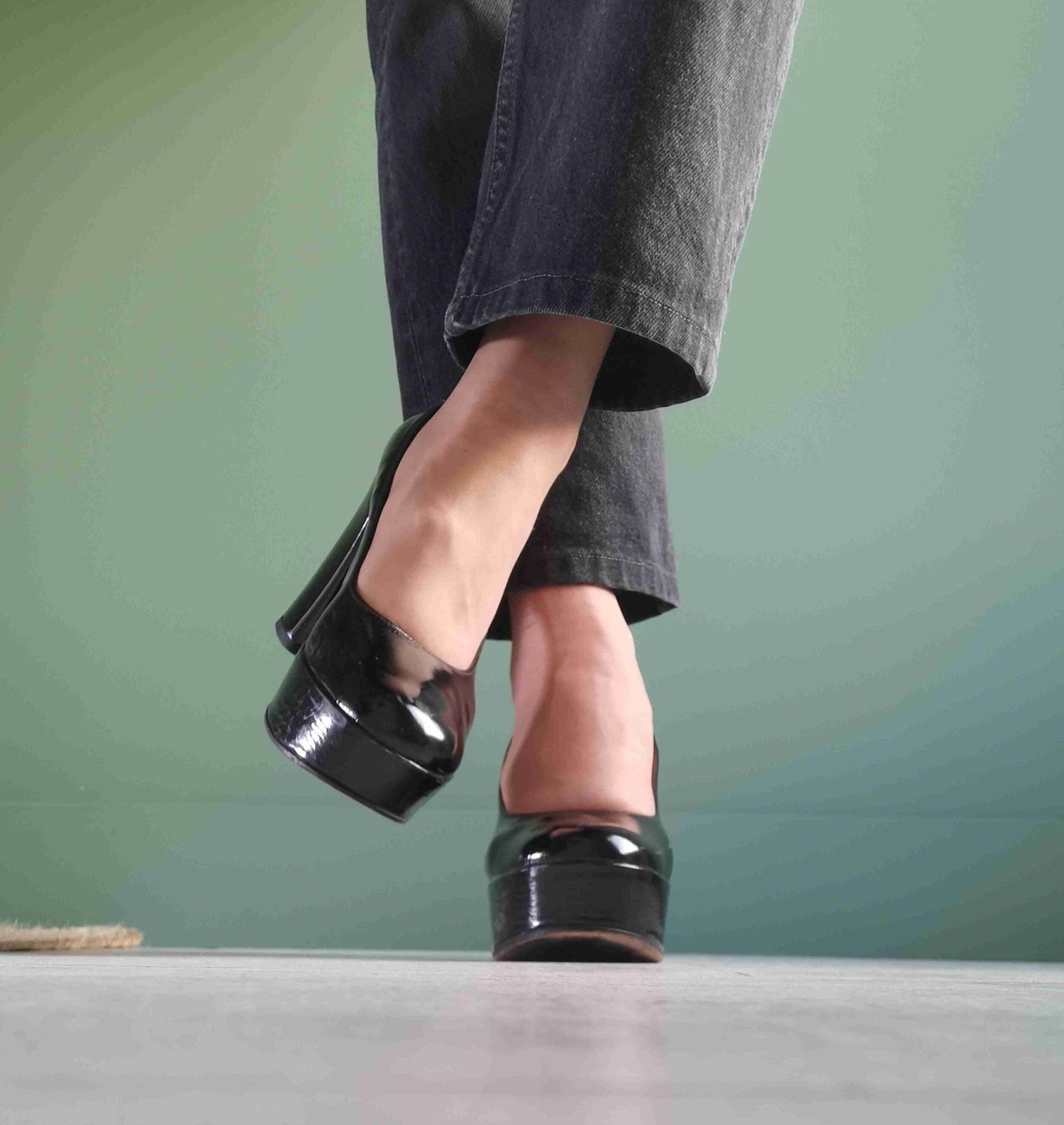 Charles Jourdan pumps