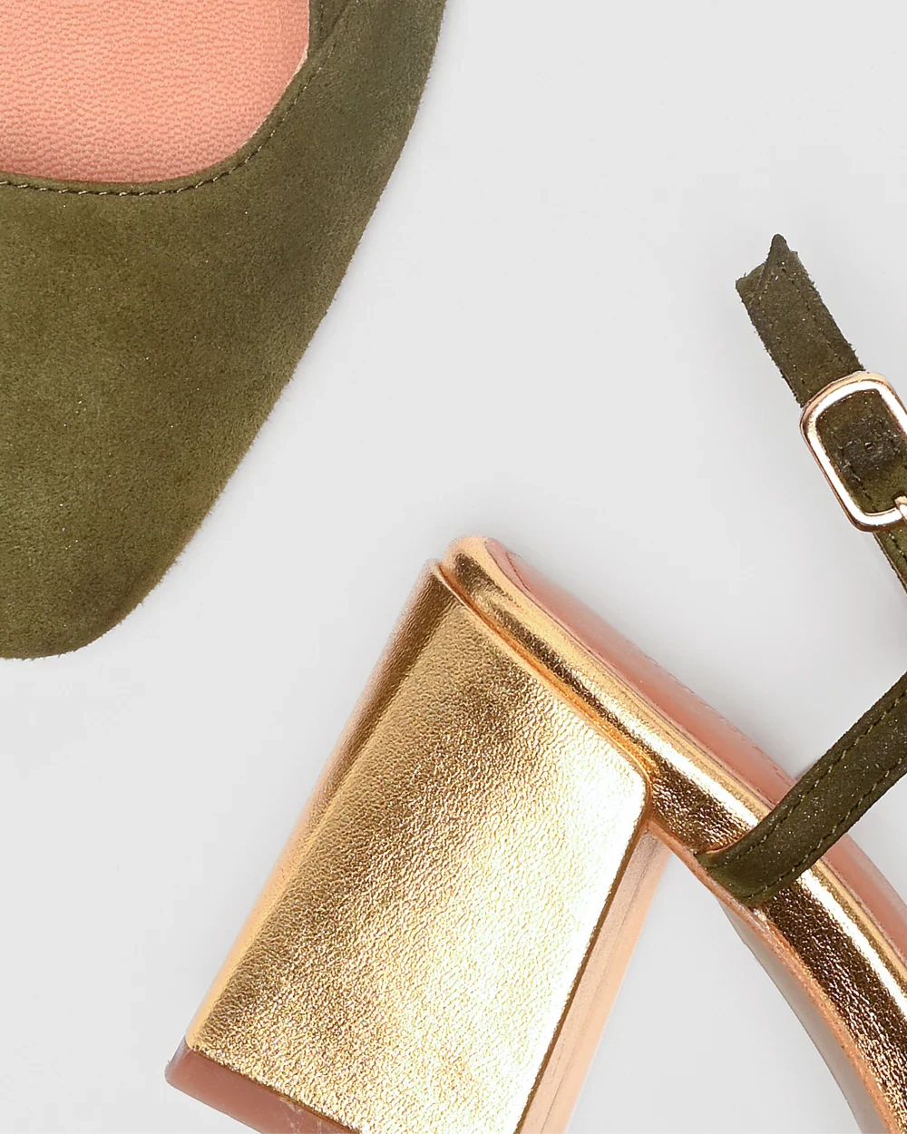 Les slingbacks FERNANDO en cuir daim kaki et cuir metallise or, des souliers féminins, élégants et confortables