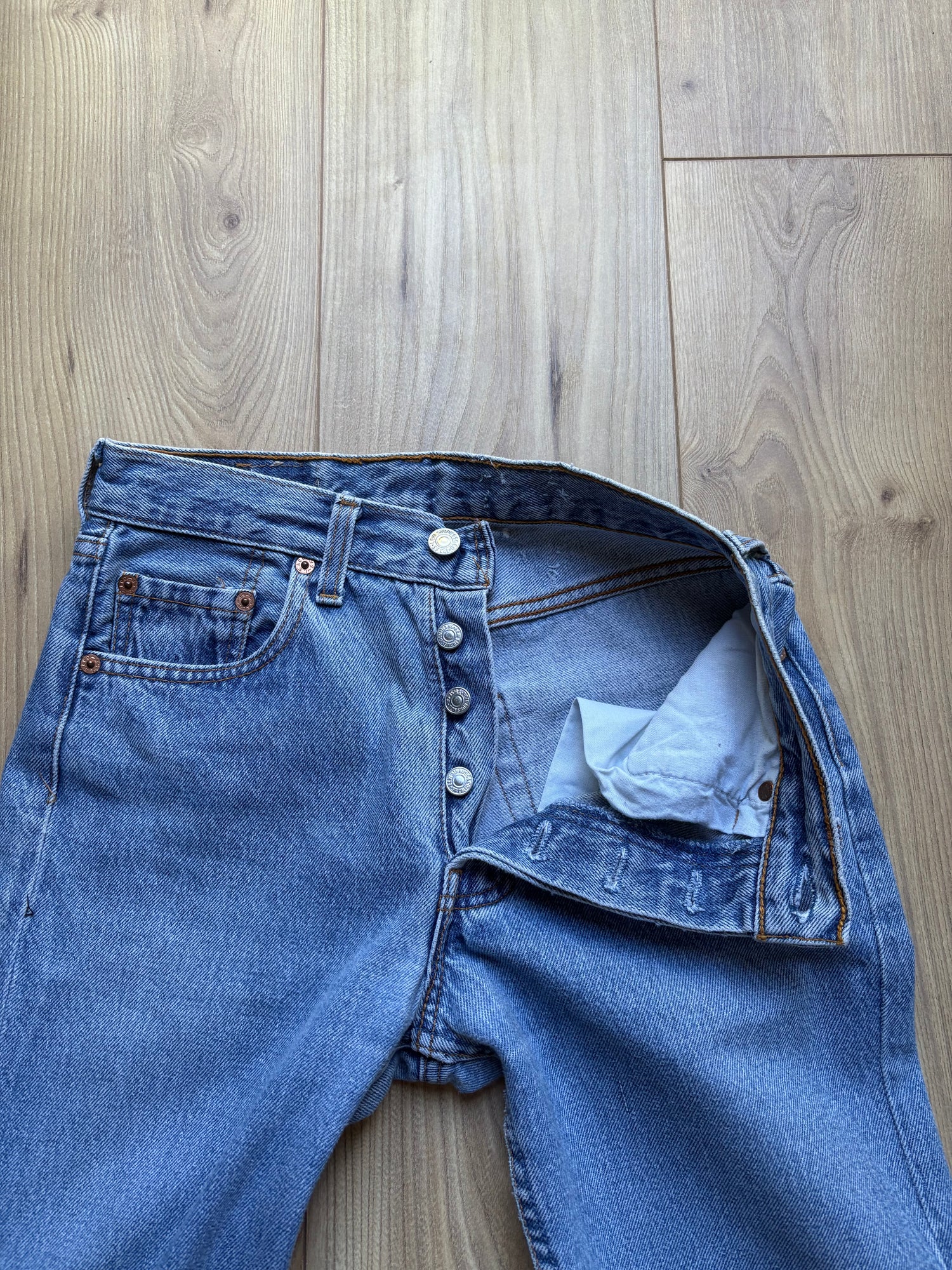 Jean Levi's 501 W26 L34