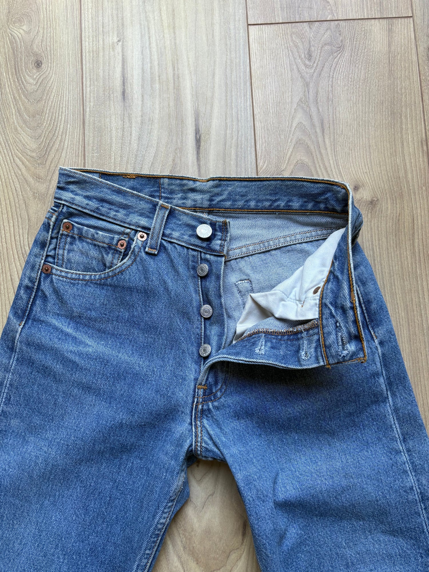 Jean Levi's 501 W25 L32