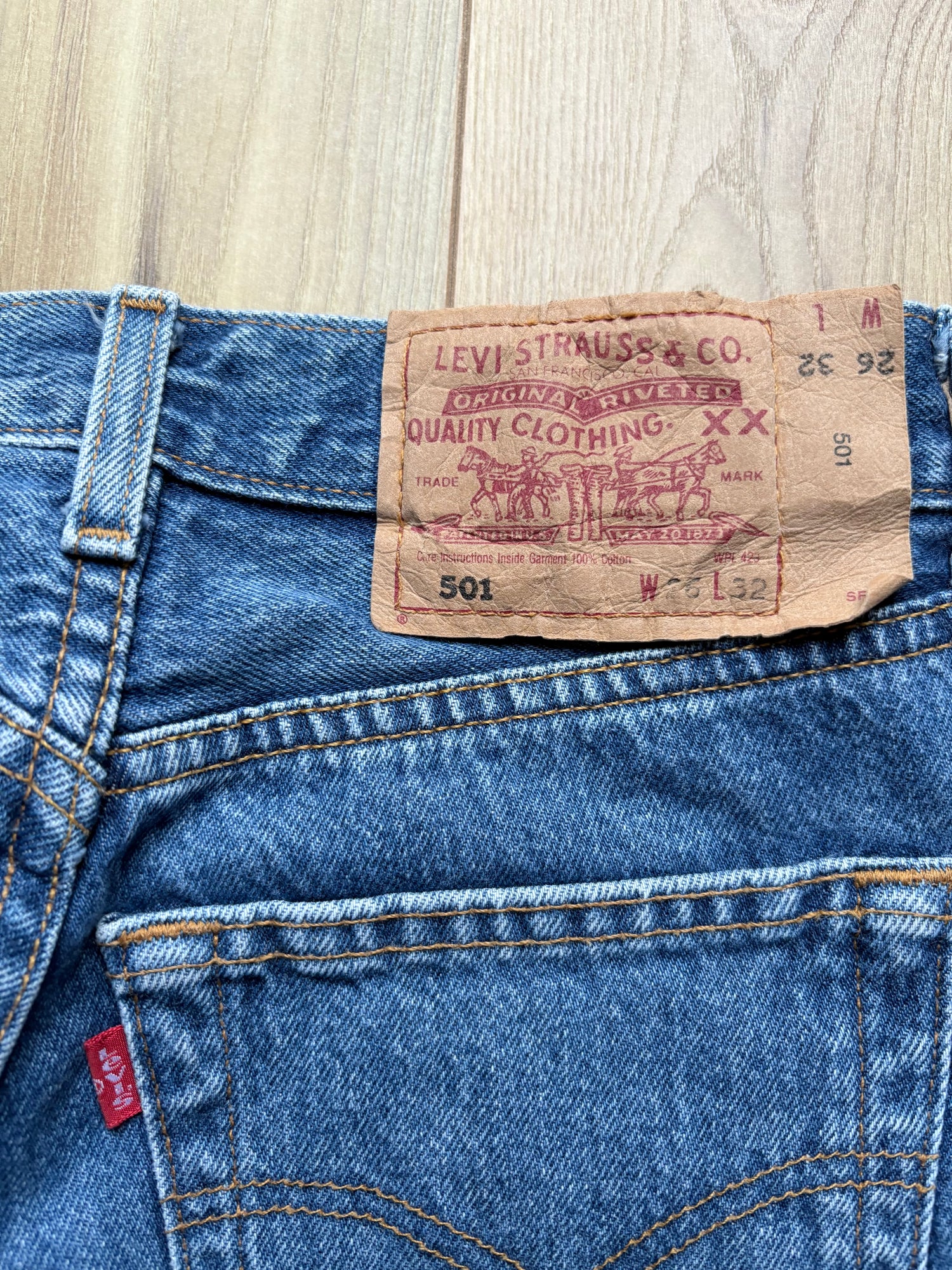 Jean Levi's 501 W26 L32