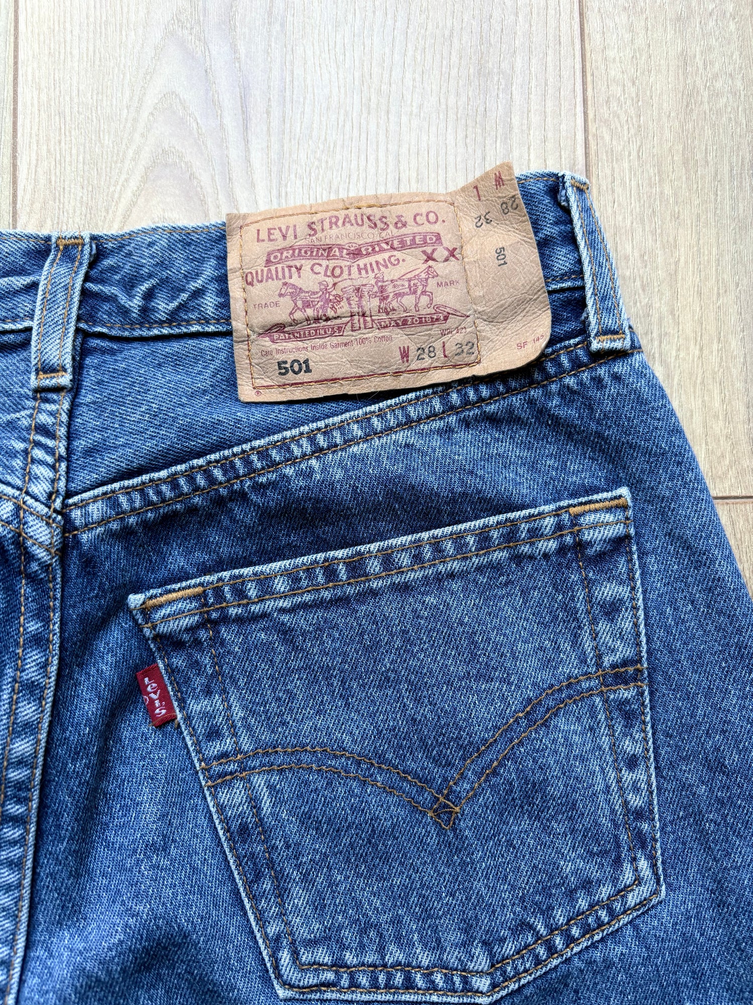 Jean Levi's 501 W28 L32