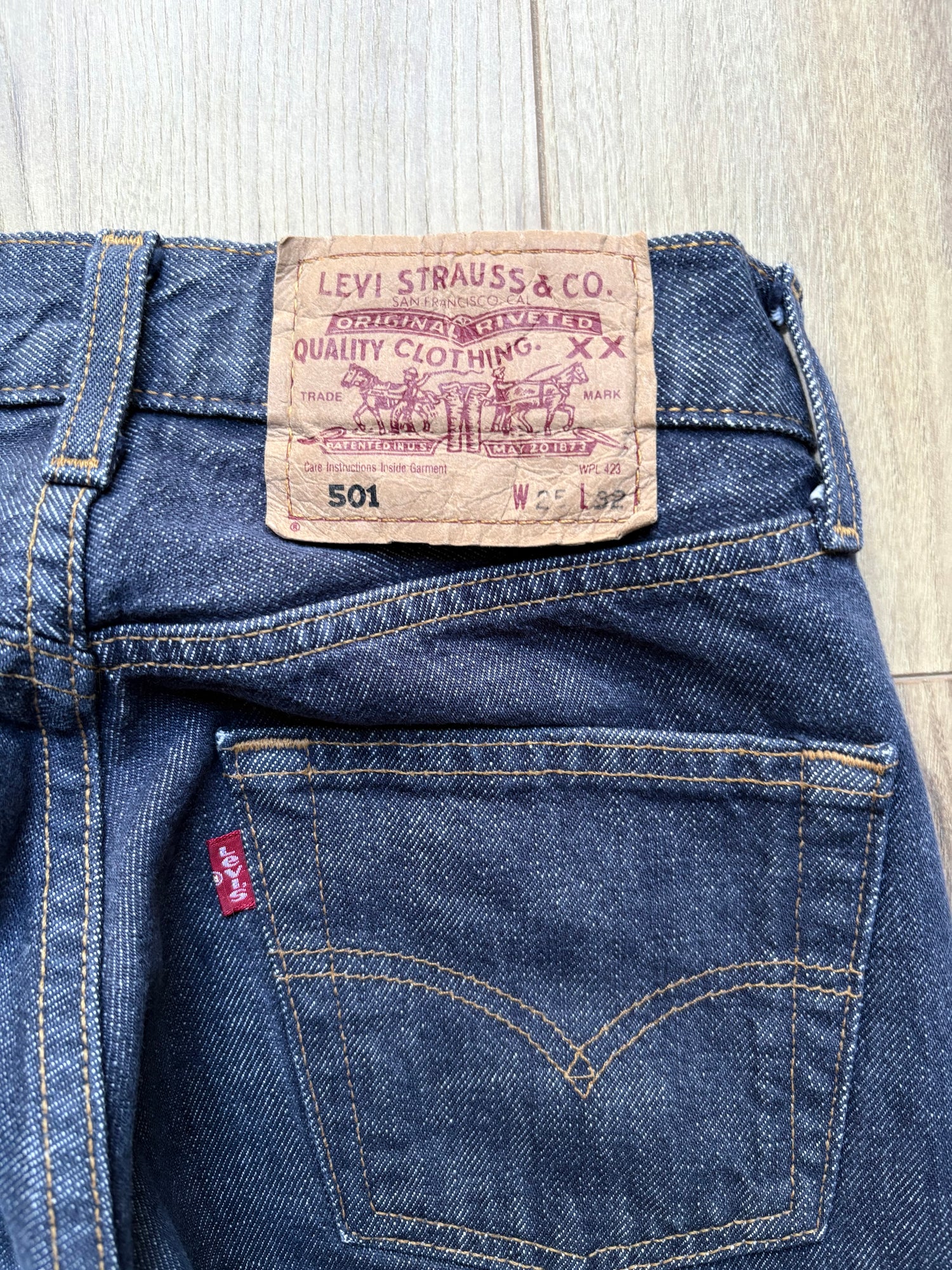 Jean Levi's 501 W25 L32