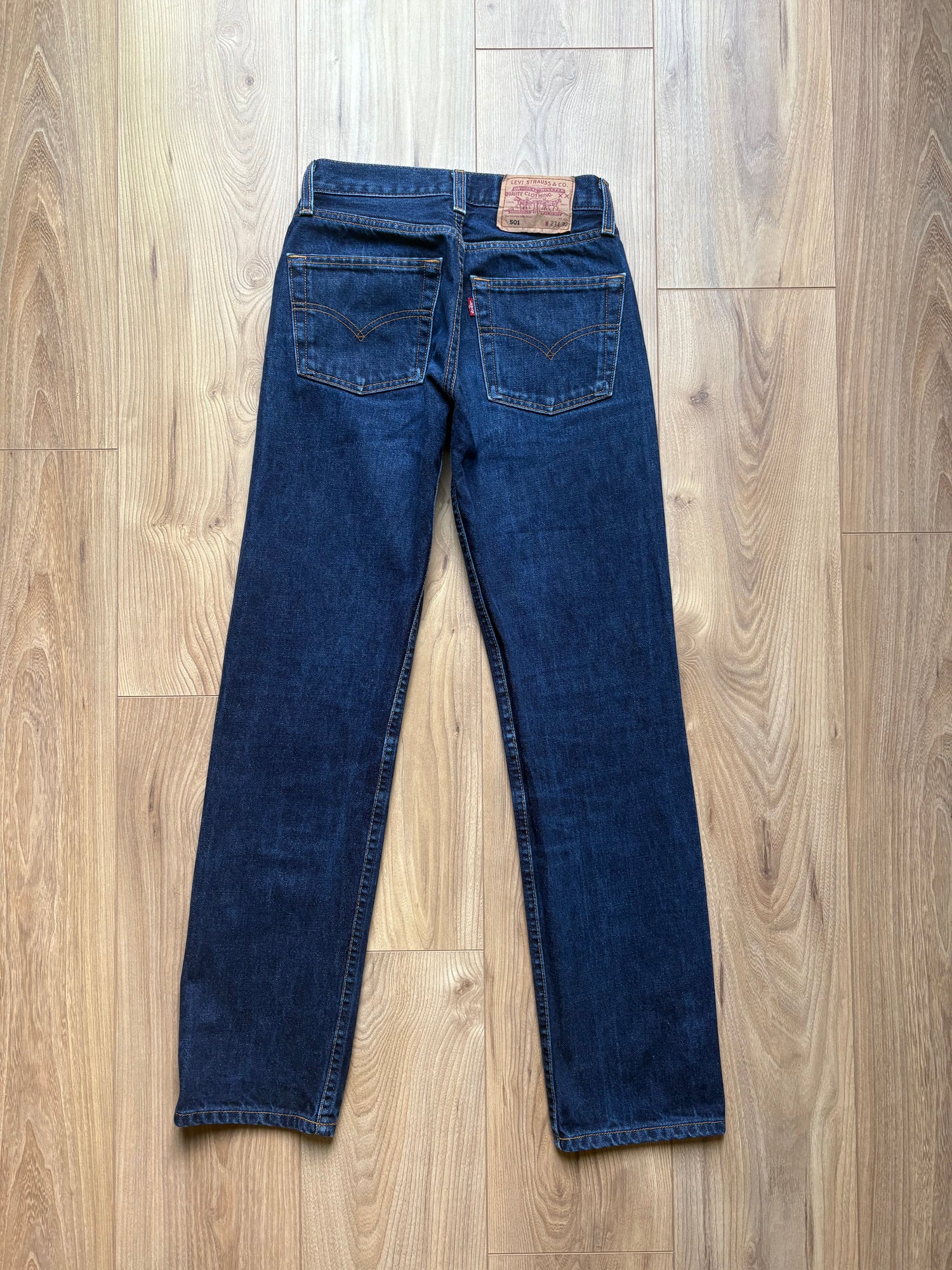 Jean Levi's 501 W27 L32