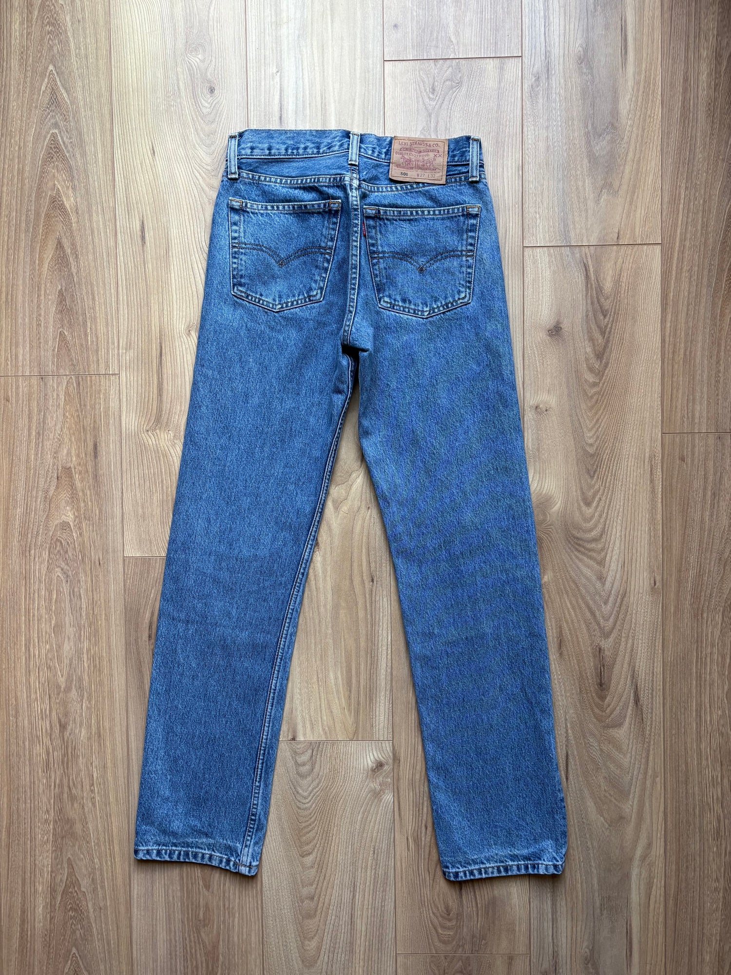 Jean Levi's 501 W27 L32