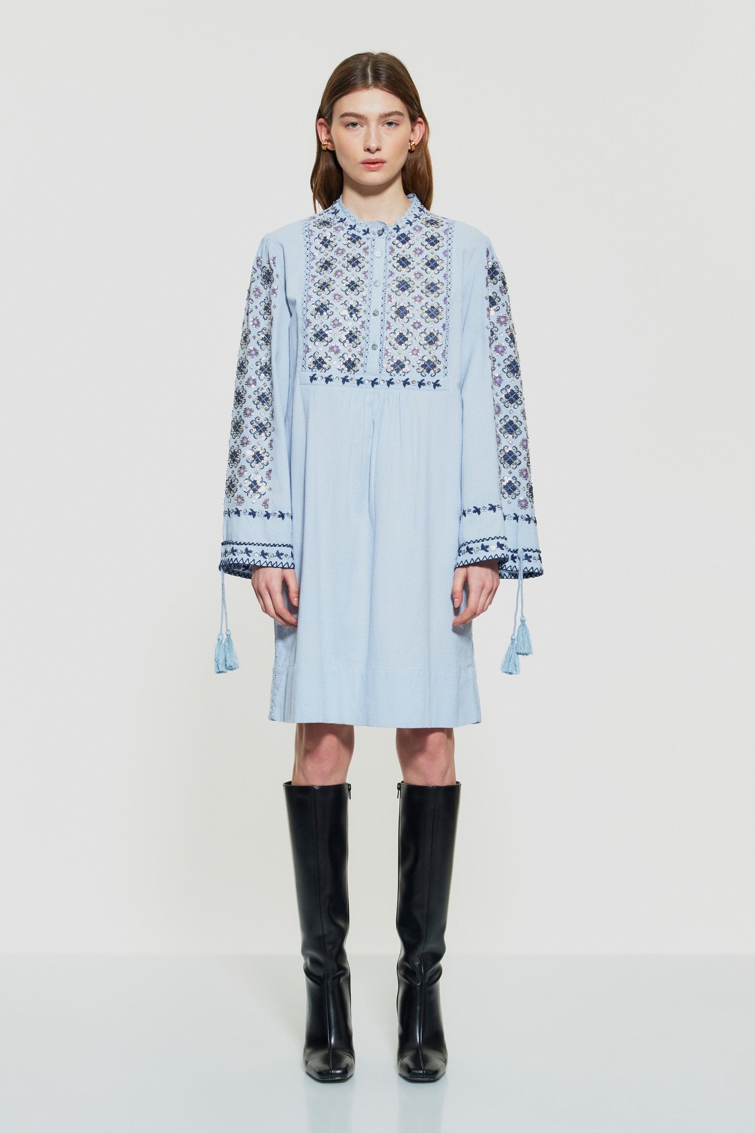 Robe courte Joana brodée de sequins