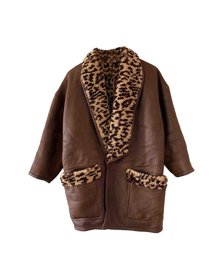 Leopard-patterned fleece