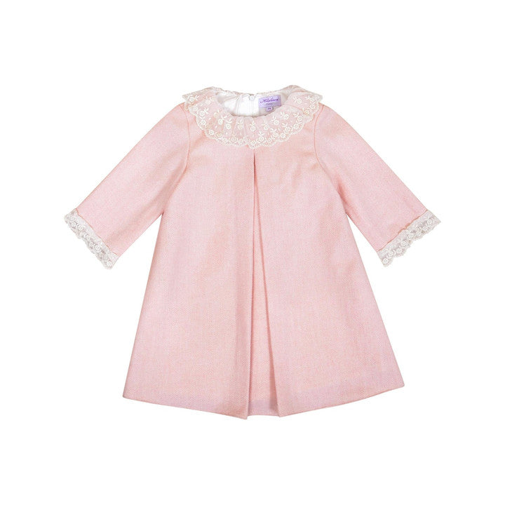 Madeleine, Robe à manches 3/4 volantées, col dentelle, en Chevrons roses avec de la laine