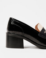 PABLO mocassins à talons pour femme en cuir upcyclé et ultra confortable. Cuir noir vernis et cuir blanc. 