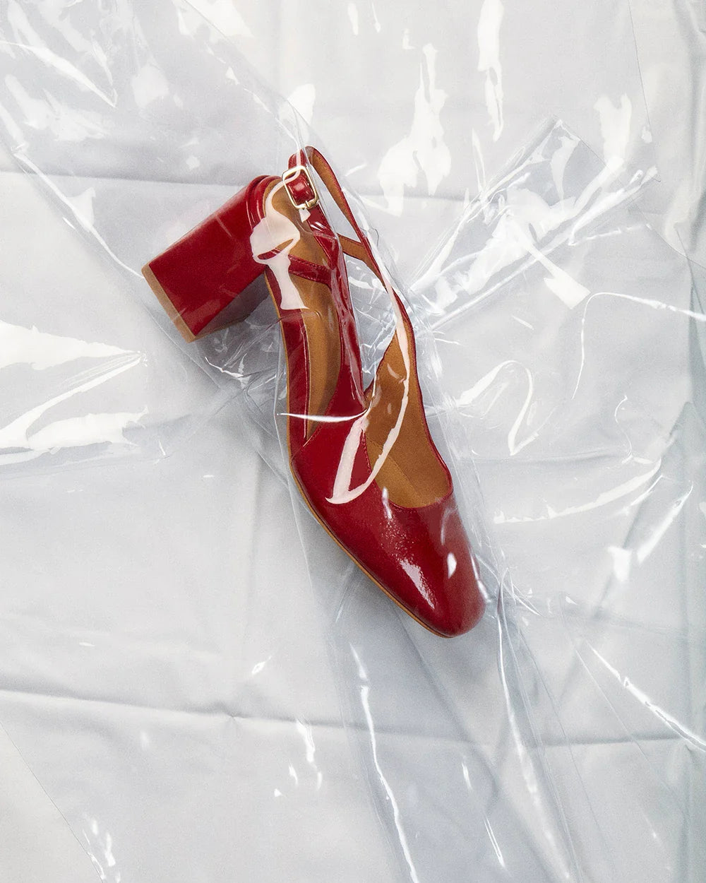 Les slingbacks escarpins en cuir vernis rouge à talon pour femmes. Confortables et élégantes
