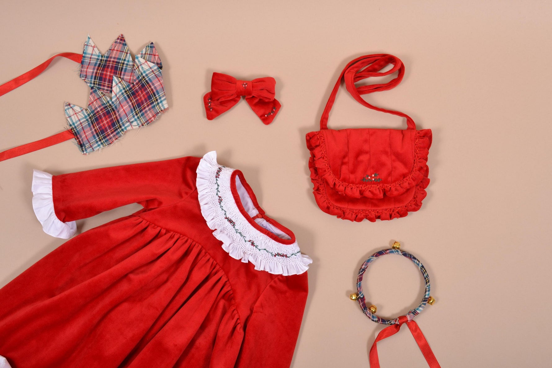 Swann, Dress with smocked and embroidered ruffle collar, rounded waist cutout, zipped back opening, in Red velvet
