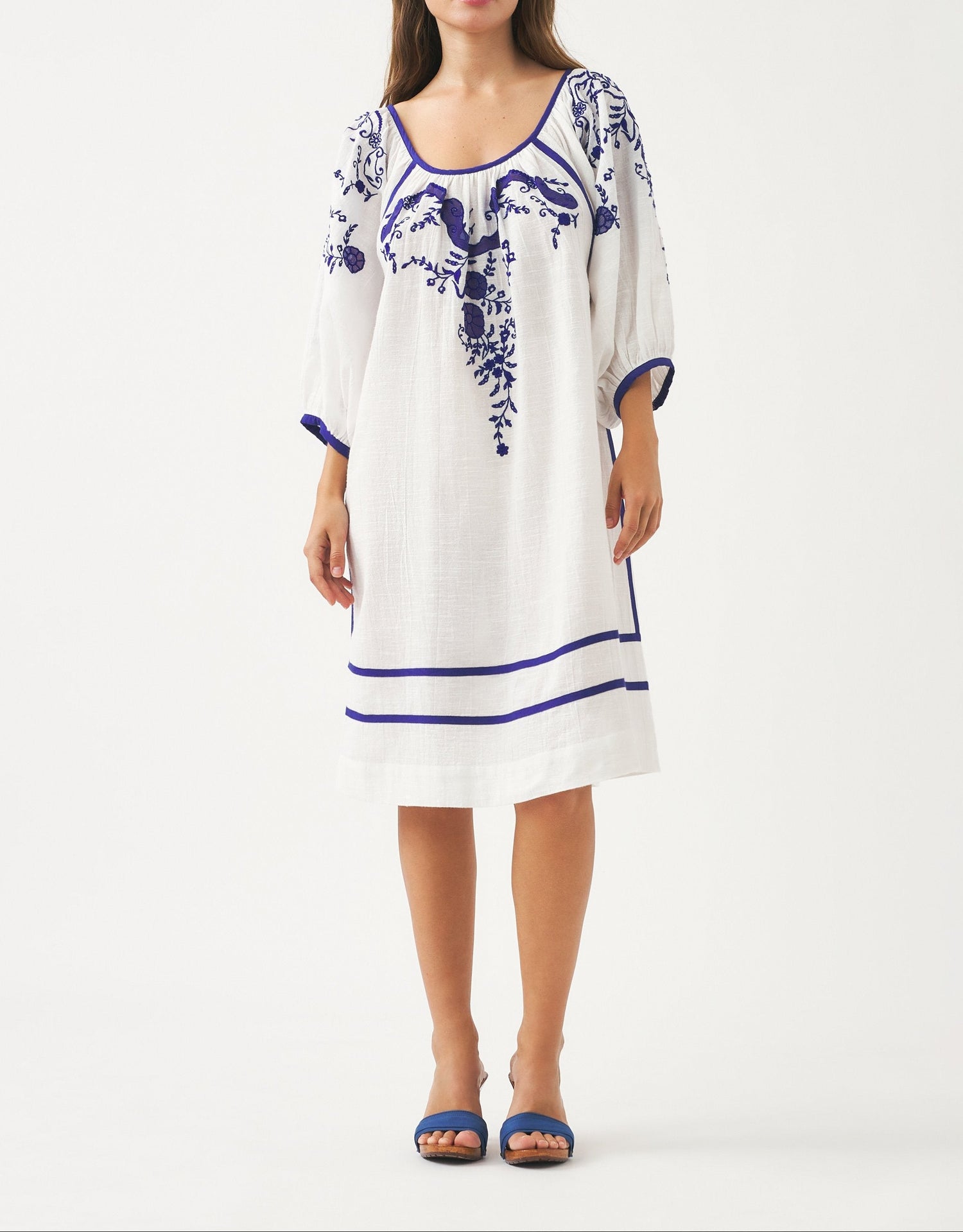 Robe brodée Victoria