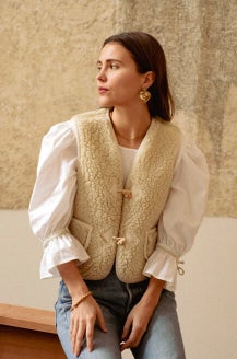Sleeveless vest