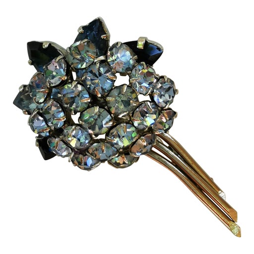Broche argentée
