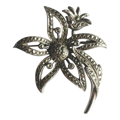 Broche en métal argenté