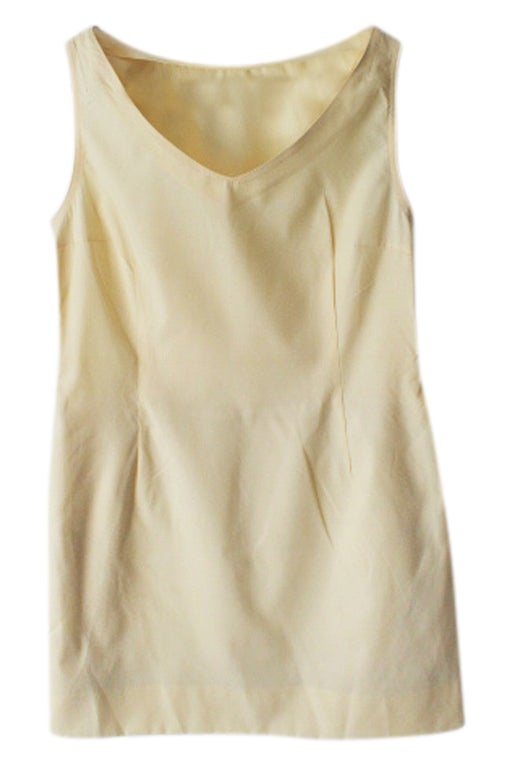 Robe jaune pastel