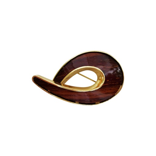 Broche en métal