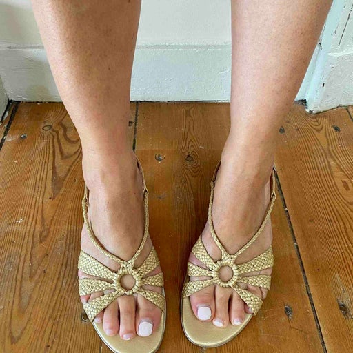 Sandales en cuir tressé
