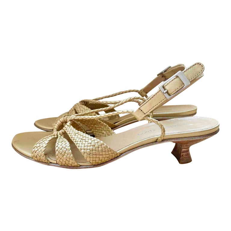Sandales en cuir tressé