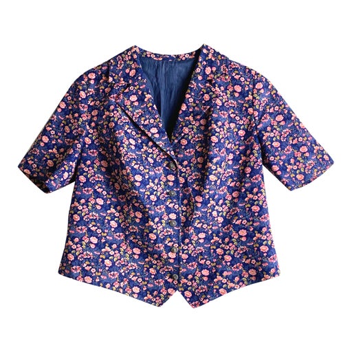 Veste courte à fleurs