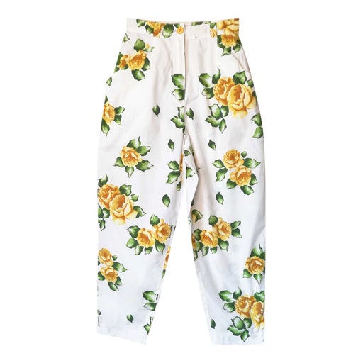 Pantalon court à fleurs