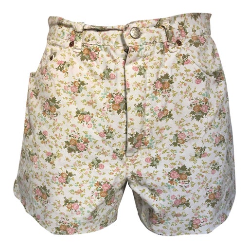 Short à fleurs