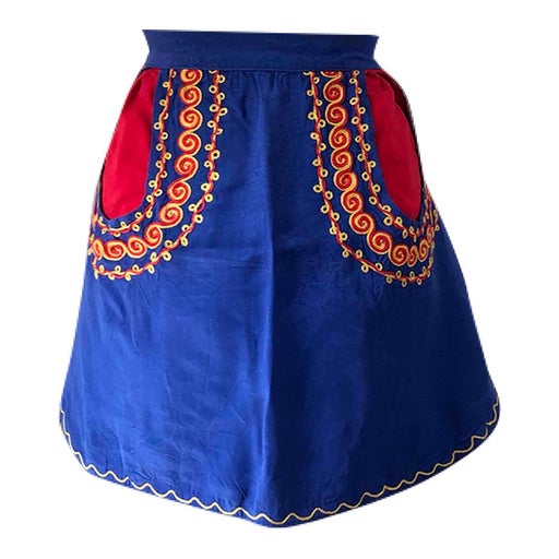 Tablier en coton brodé