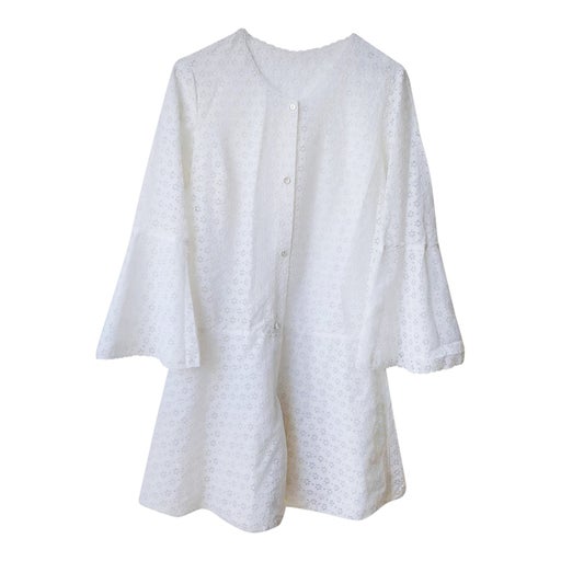 Mini robe en dentelle