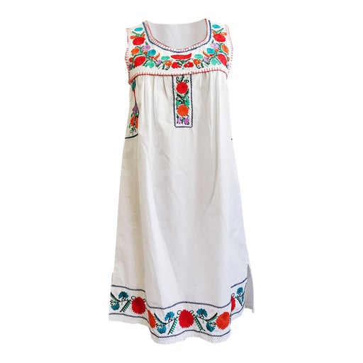 Robe hongroise brodée
