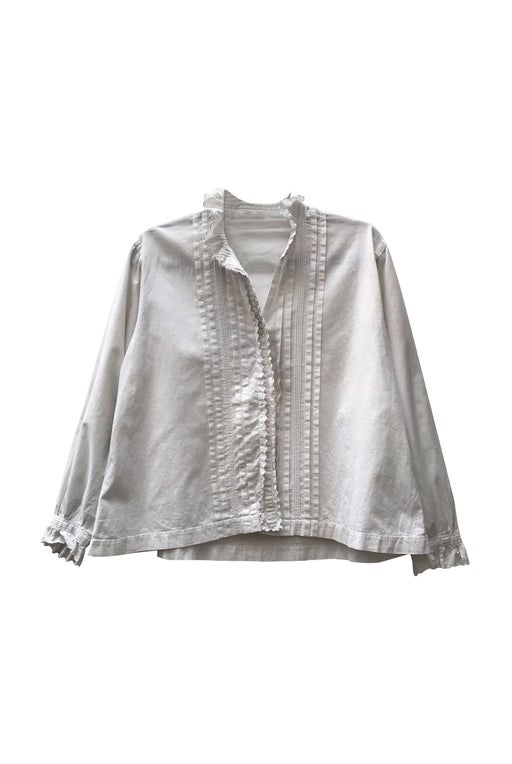 White cotton blouse with pleats and