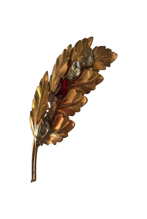 Leaf brooch in gold metal with silver an