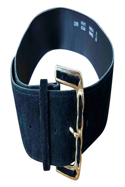 Black suede belt with a buckle in