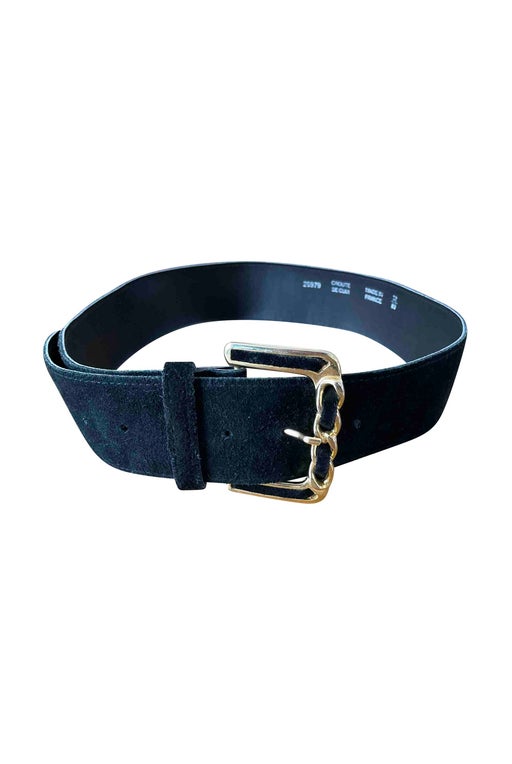 Black suede belt with a buckle in