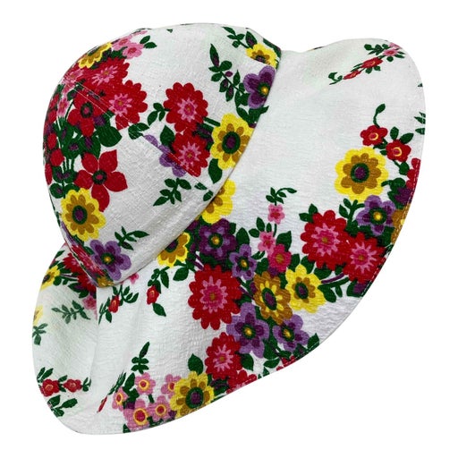 Chapeau à fleurs