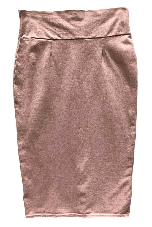 Fitted pale pink pencil skirt, buttoned
