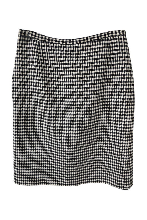Mini pencil skirt in houndstooth. 100%