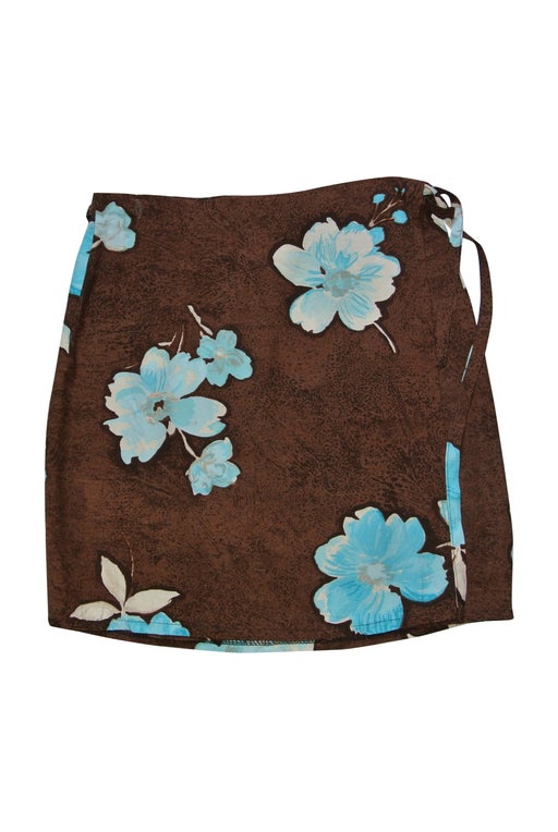 Mini floral wrap skirt. Chestnut
