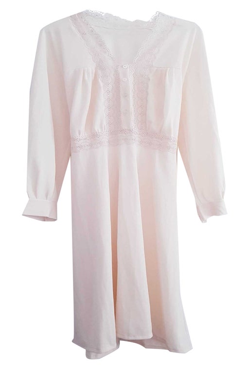 Long-sleeved nightgown from the so