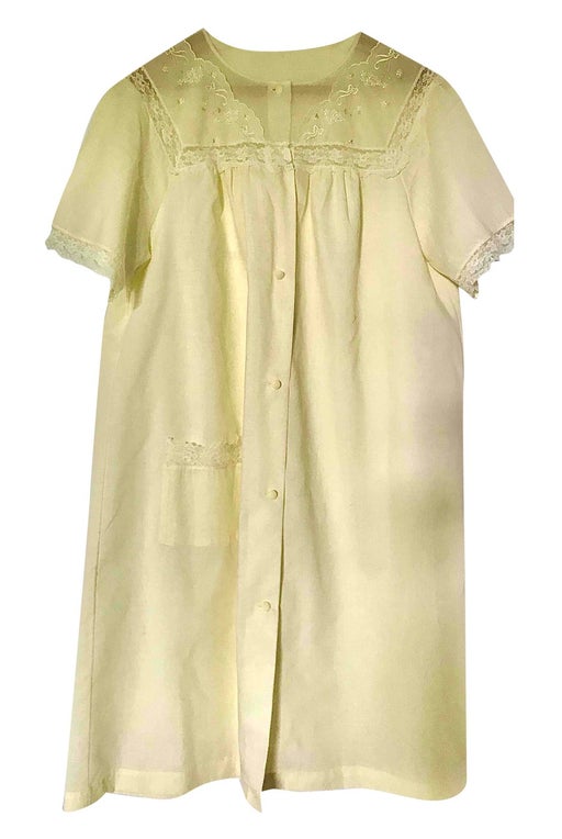 Pretty vintage nightgown, pale yellow