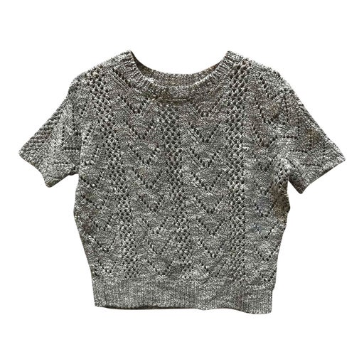 Short and loose sweater, short sleeves in