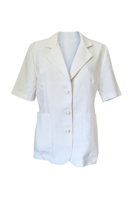 White short-sleeved jacket from the m