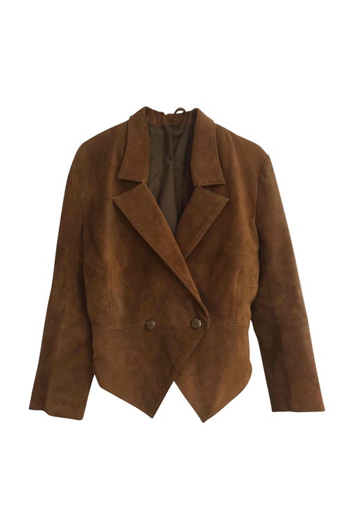Double-breasted suede jacket with two buttons.