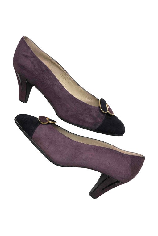 Suede pumps