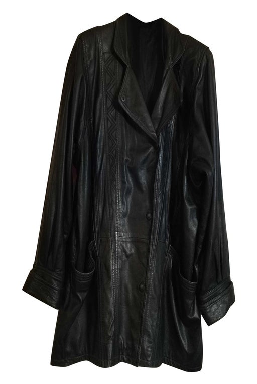 Very nice coat in goat leather. VS