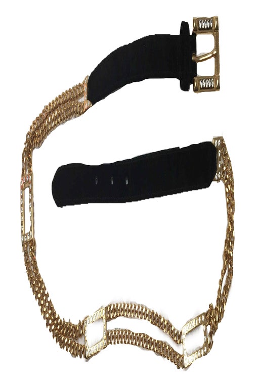 Suede-look leather belt and gold chain