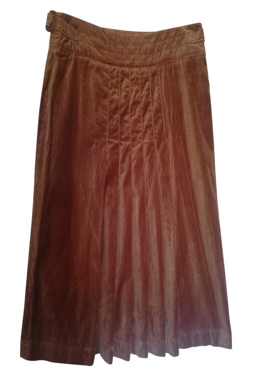 Burberry pleated skirt in velvet. Cut