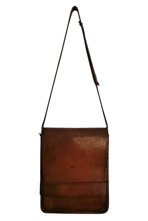 Leather shoulder bag