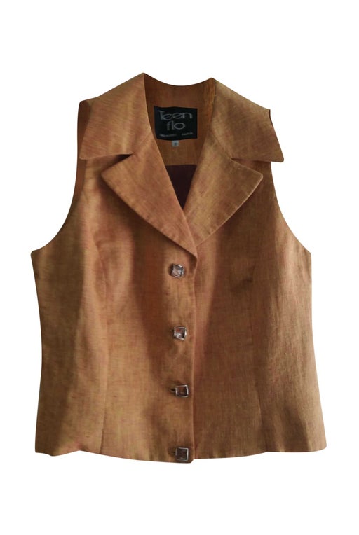 Gilet and linen