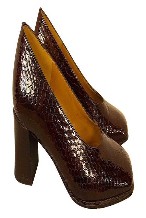 Exotic leather pumps